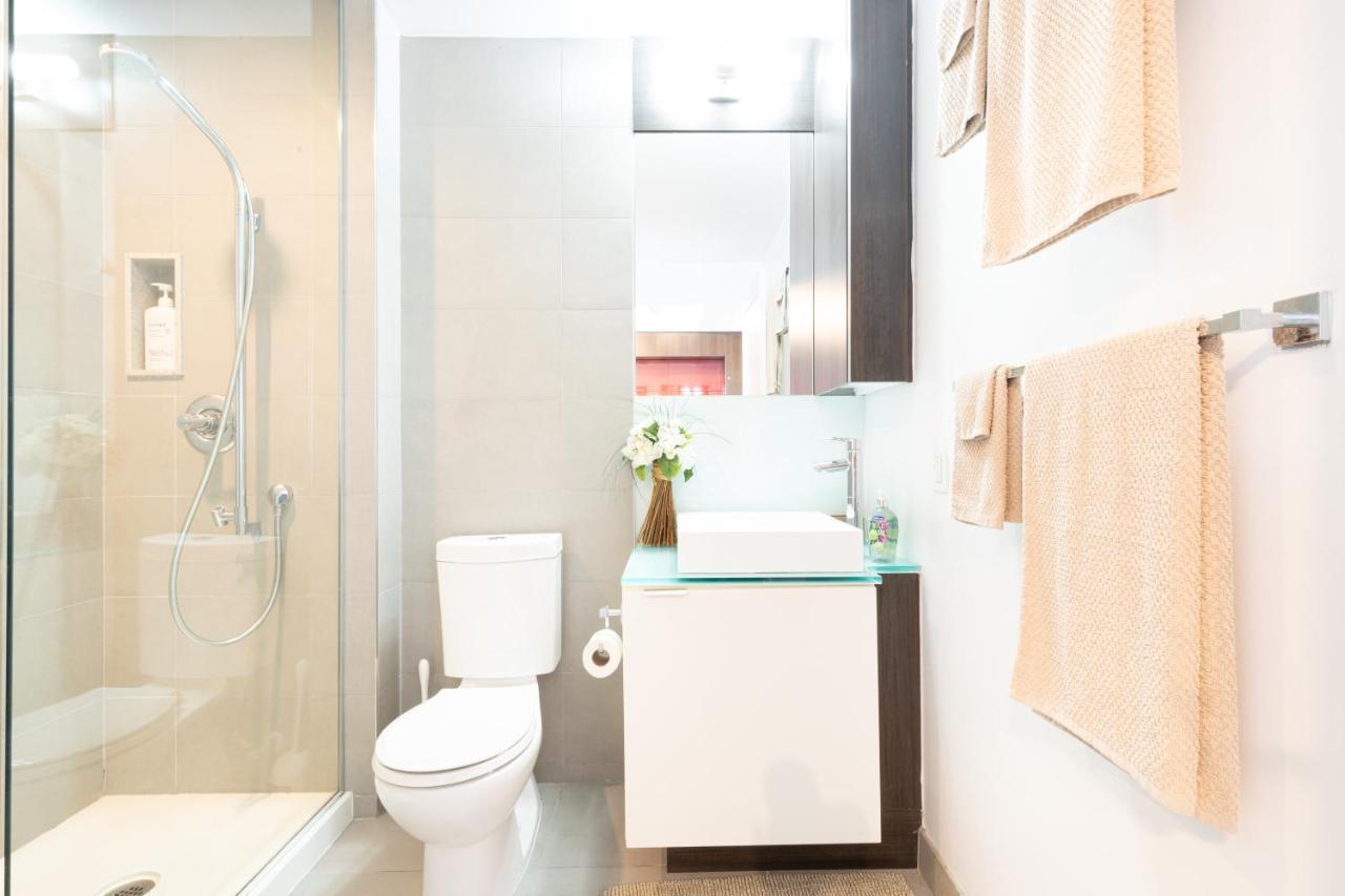 Bright Condo In The Heart Of Toronto Ngoại thất bức ảnh