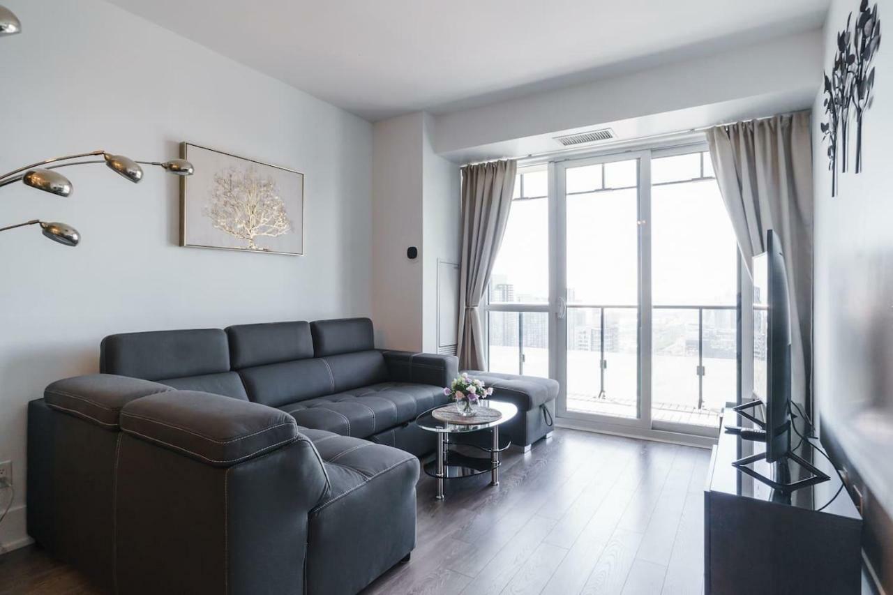 Bright Condo In The Heart Of Toronto Ngoại thất bức ảnh