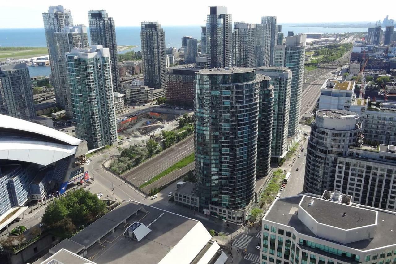 Bright Condo In The Heart Of Toronto Ngoại thất bức ảnh