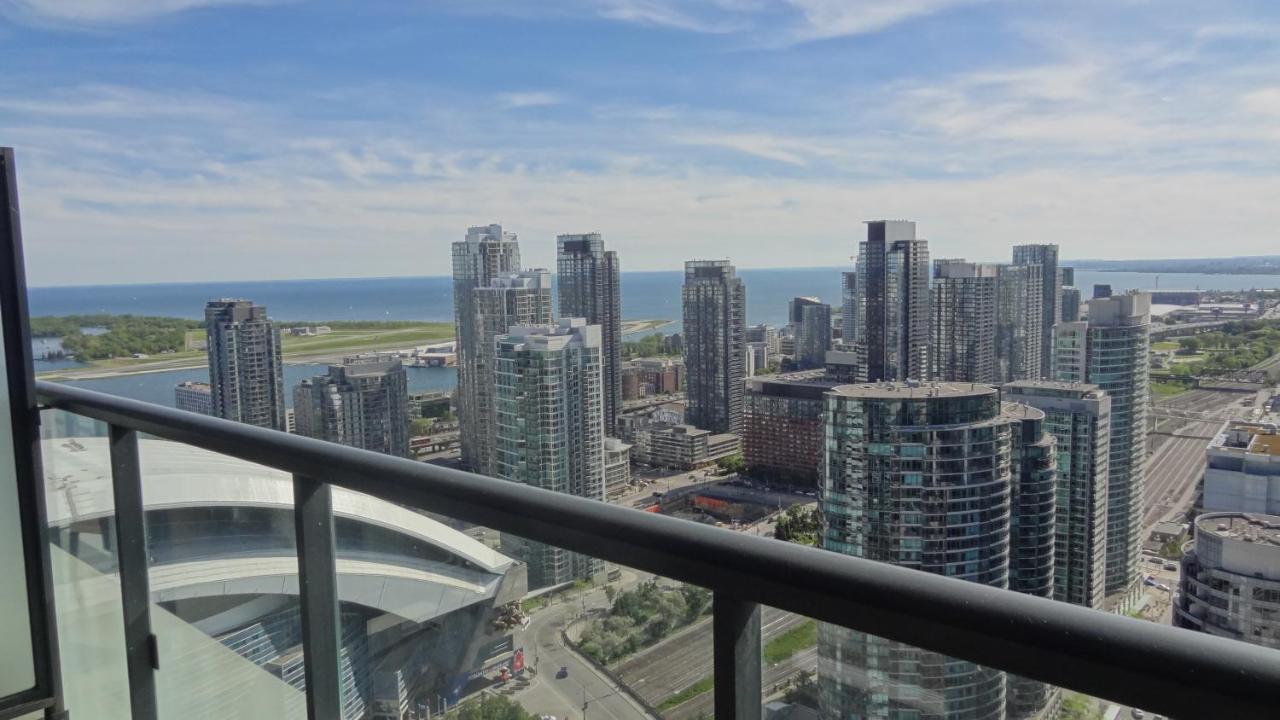 Bright Condo In The Heart Of Toronto Ngoại thất bức ảnh