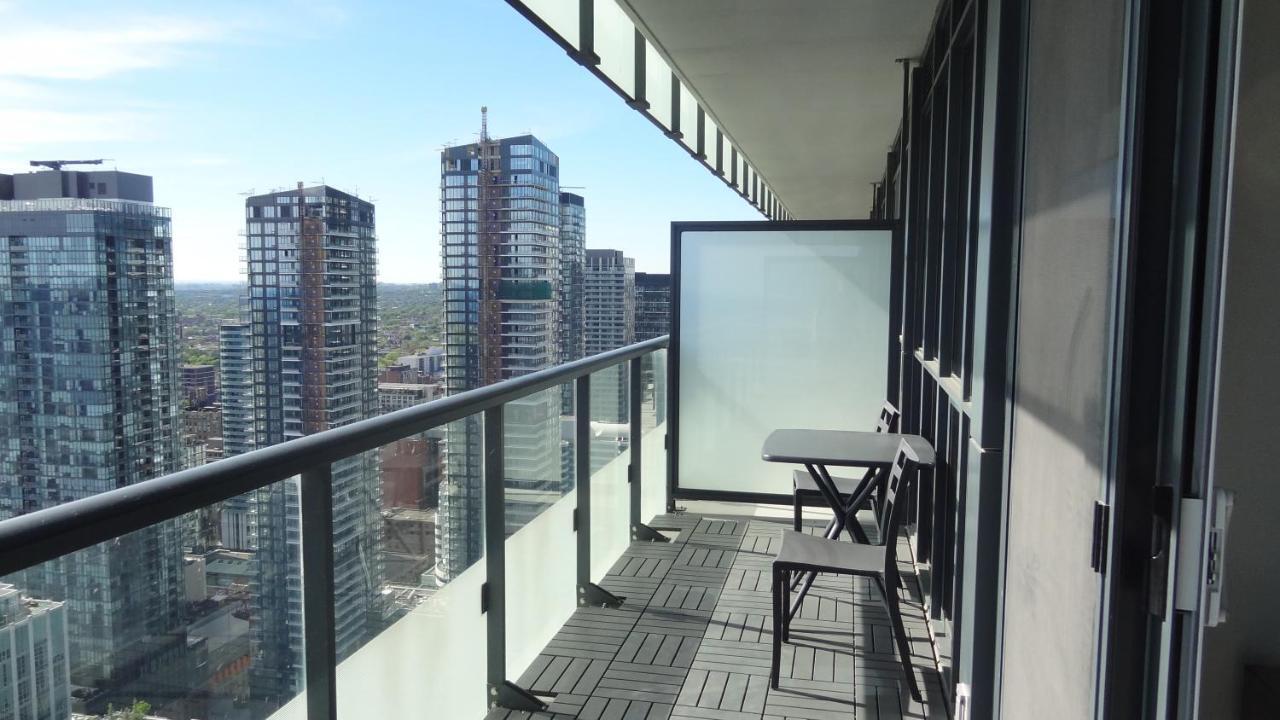 Bright Condo In The Heart Of Toronto Ngoại thất bức ảnh
