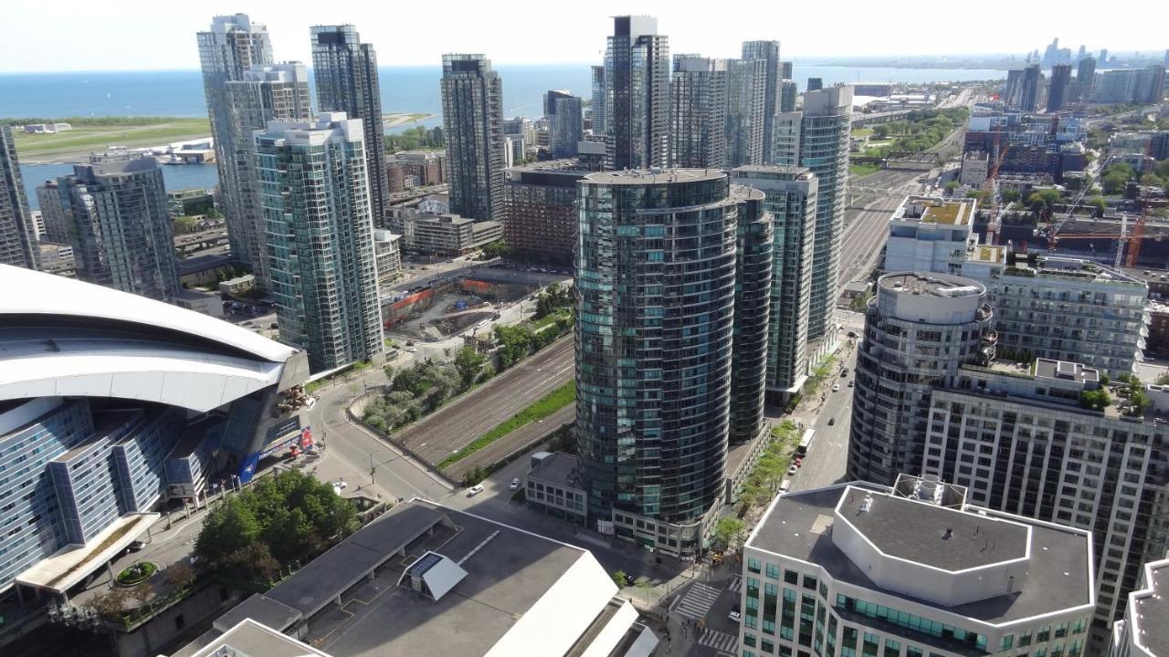 Bright Condo In The Heart Of Toronto Ngoại thất bức ảnh
